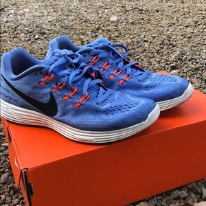 NIKE LUNARTEMPO 2